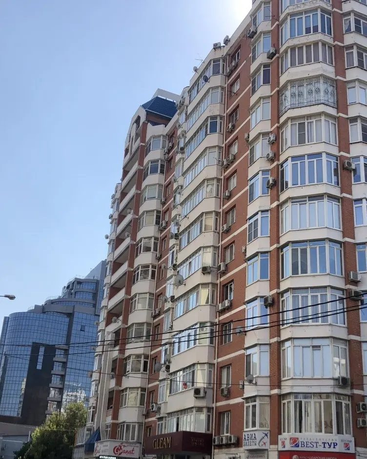 Улица в центре Краснодара рядом с офисом «Бизнес-Юрист»